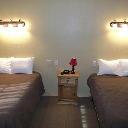 Knights Inn Pearsall 외부 사진