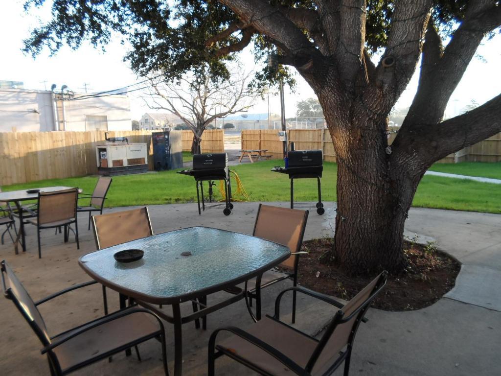 Knights Inn Pearsall 외부 사진
